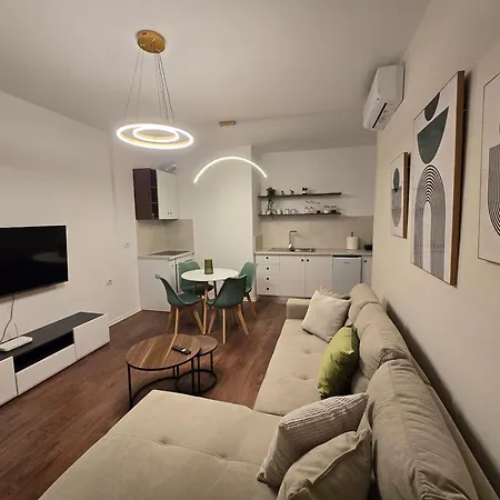 Urban Oasis Apartament